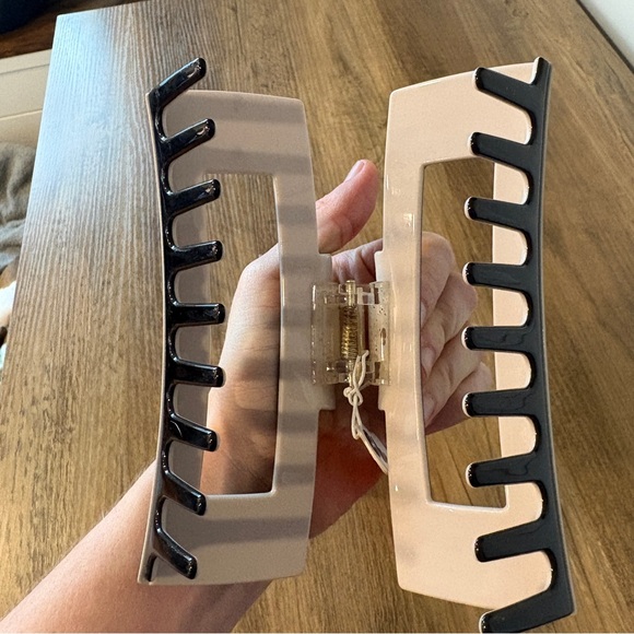 BUNDLE OF 2 - NWT Chunks Jumbo Box Claw (Brown/Lilac & Black/Taupe) - Picture 6 of 9